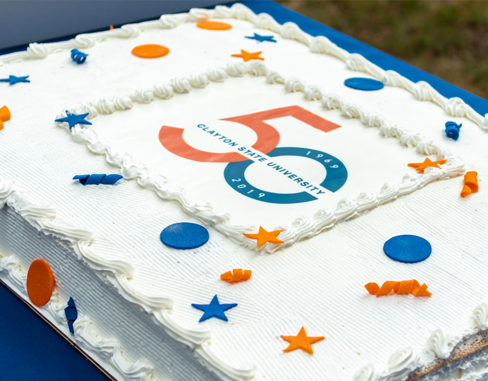 Alumni Celebration cake