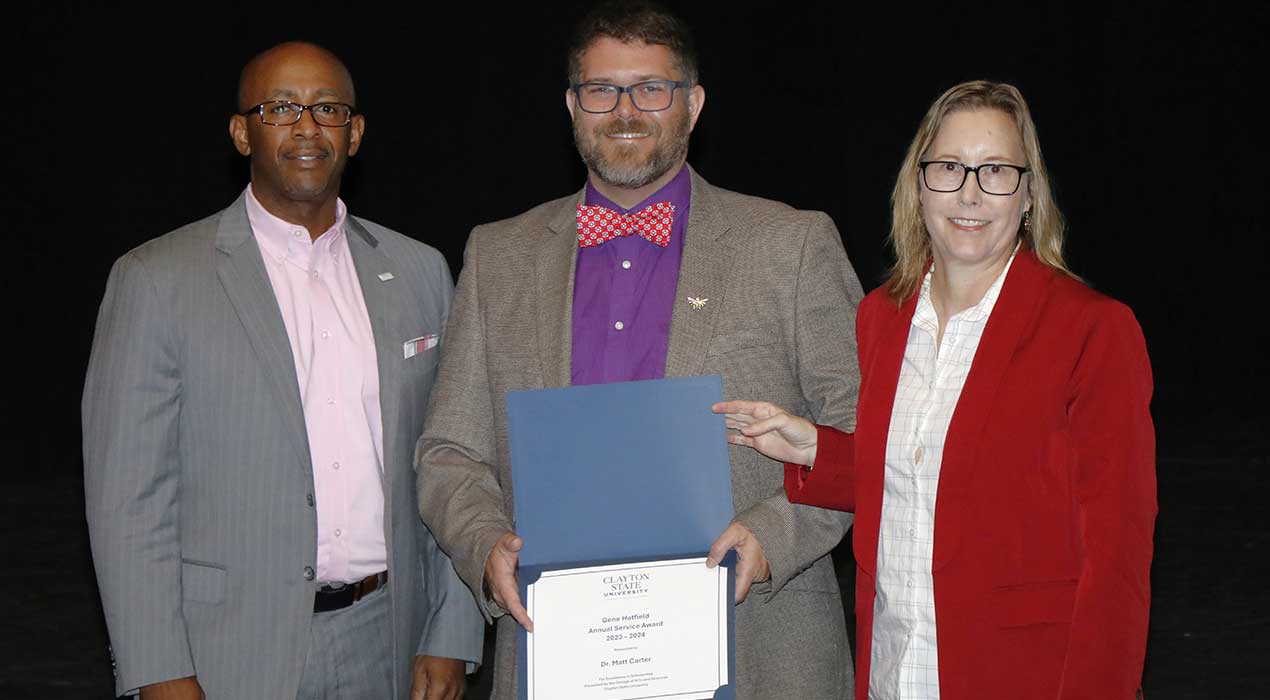 Dr. Matt Carter wins the 2023-2024 Gene Hatfield Scholar of the Year Award